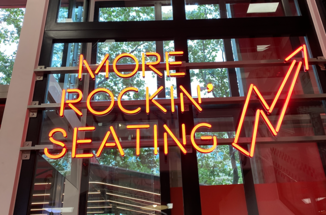 Signage for FIVE GUYS